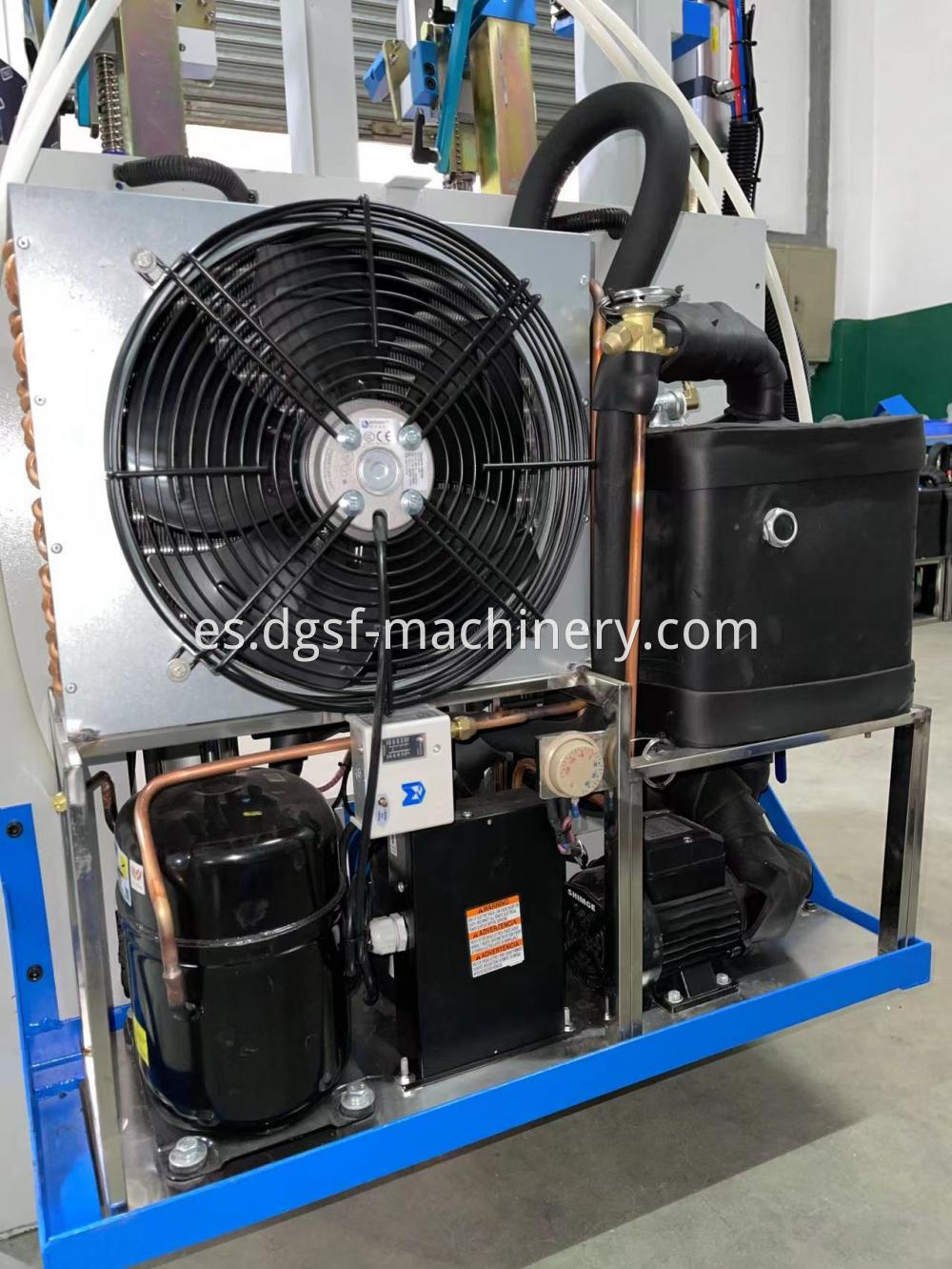 Double cold and double hot sweeping inside counter moulding machine